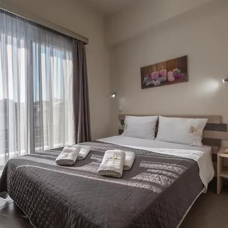 Sunshine Neos Marmaras