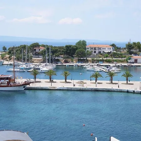 Sunshine Neos Marmaras